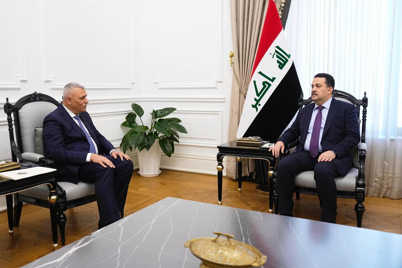 “في إطار تعزيز التعاون الأمني: اللواء شقير يزور بغداد ويلتقي السوداني لبحث سبل مكافحة الجريمة وتعزيز التنسيق الاستخباري” “في إطار تعزيز التعاون الأمني: اللواء شقير يزور بغداد ويلتقي السوداني لبحث سبل مكافحة الجريمة وتعزيز التنسيق الاستخباري”