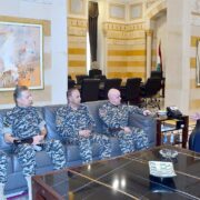 استقبل رئيس مجلس الوزراء الدكتور نواف سلام في السراي الحكومي بعد ظهر اليوم حاكم مصرف لبنان الجديد كريم سعيد، وبحث معه في الأوضاع النقدية وفي ضرورة المضي قدماً في خطة الإصلاح.