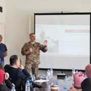 “خالد عياد ينظم ورشة عمل للتوعية من الألغام برعاية إعلامية وعسكرية”