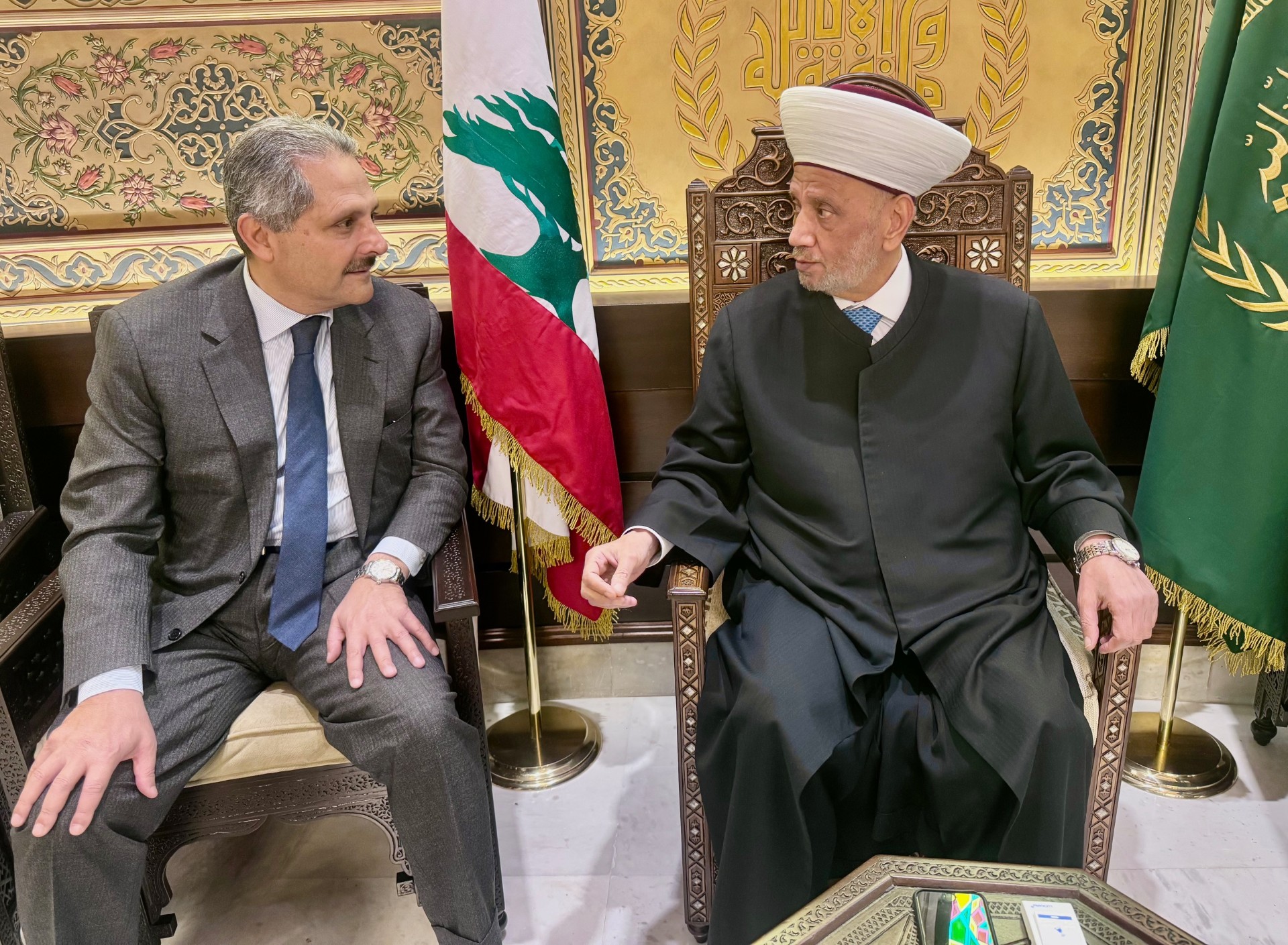 استقبل مفتي الجمهورية اللبنانية الشيخ عبد اللطيف دريان في دار الفتوى سفير الجزائر في لبنان السيد كمال بوشامة الذي قال بعد اللقاء استقبل مفتي الجمهورية اللبنانية الشيخ عبد اللطيف دريان في دار الفتوى سفير الجزائر في لبنان السيد كمال بوشامة الذي قال بعد اللقاء