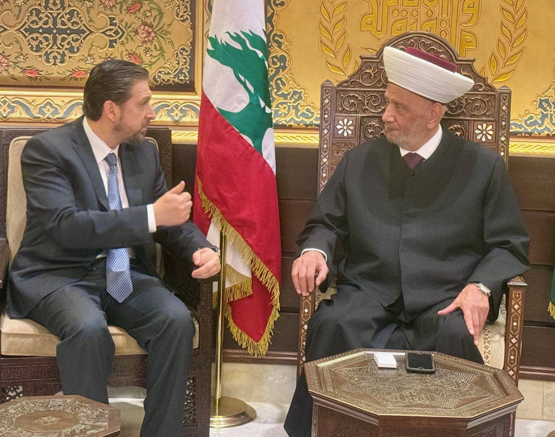 استقبل مفتي الجمهورية اللبنانية الشيخ عبد اللطيف دريان في دار الفتوى النائب فيصل كرامي وبحث معه في في الشؤون اللبنانية والعربية. واستقبل النائب السابق وليد البعريني الذي قال بعد اللقاء: تشرفنا بزيارة سماحته واطلعناه على أوضاع منطقة عكار، واكدنا أهمية إنجاز الاستحقاق البلدي والاختياري في كل المحافظات اللبنانية التي شهدت تنافسا اخويا وعائليا وسياسيا لخدمة اللبنانيين والإنماء مناطقهم في شتى الميادين, والجهود التي قامت بها الحكومة والأجهزة الأمنية في هذا المجال يشهد لها وتشكر ونامل ان تنجز الحكومة في القريب العاجل الإصلاحات التي وعدت بها وينتظرها اللبنانيون بفارغ الصبر. والتقى الوزير السابق الدكتور فراس الأبيض وتم التداول في الشؤون العامة. استقبل مفتي الجمهورية اللبنانية الشيخ عبد اللطيف دريان في دار الفتوى النائب فيصل كرامي وبحث معه في في الشؤون اللبنانية والعربية. واستقبل النائب السابق وليد البعريني الذي قال بعد اللقاء: تشرفنا بزيارة سماحته واطلعناه على أوضاع منطقة عكار، واكدنا أهمية إنجاز الاستحقاق البلدي والاختياري في كل المحافظات اللبنانية التي شهدت تنافسا اخويا وعائليا وسياسيا لخدمة اللبنانيين والإنماء مناطقهم في شتى الميادين, والجهود التي قامت بها الحكومة والأجهزة الأمنية في هذا المجال يشهد لها وتشكر ونامل ان تنجز الحكومة في القريب العاجل الإصلاحات التي وعدت بها وينتظرها اللبنانيون بفارغ الصبر. والتقى الوزير السابق الدكتور فراس الأبيض وتم التداول في الشؤون العامة.