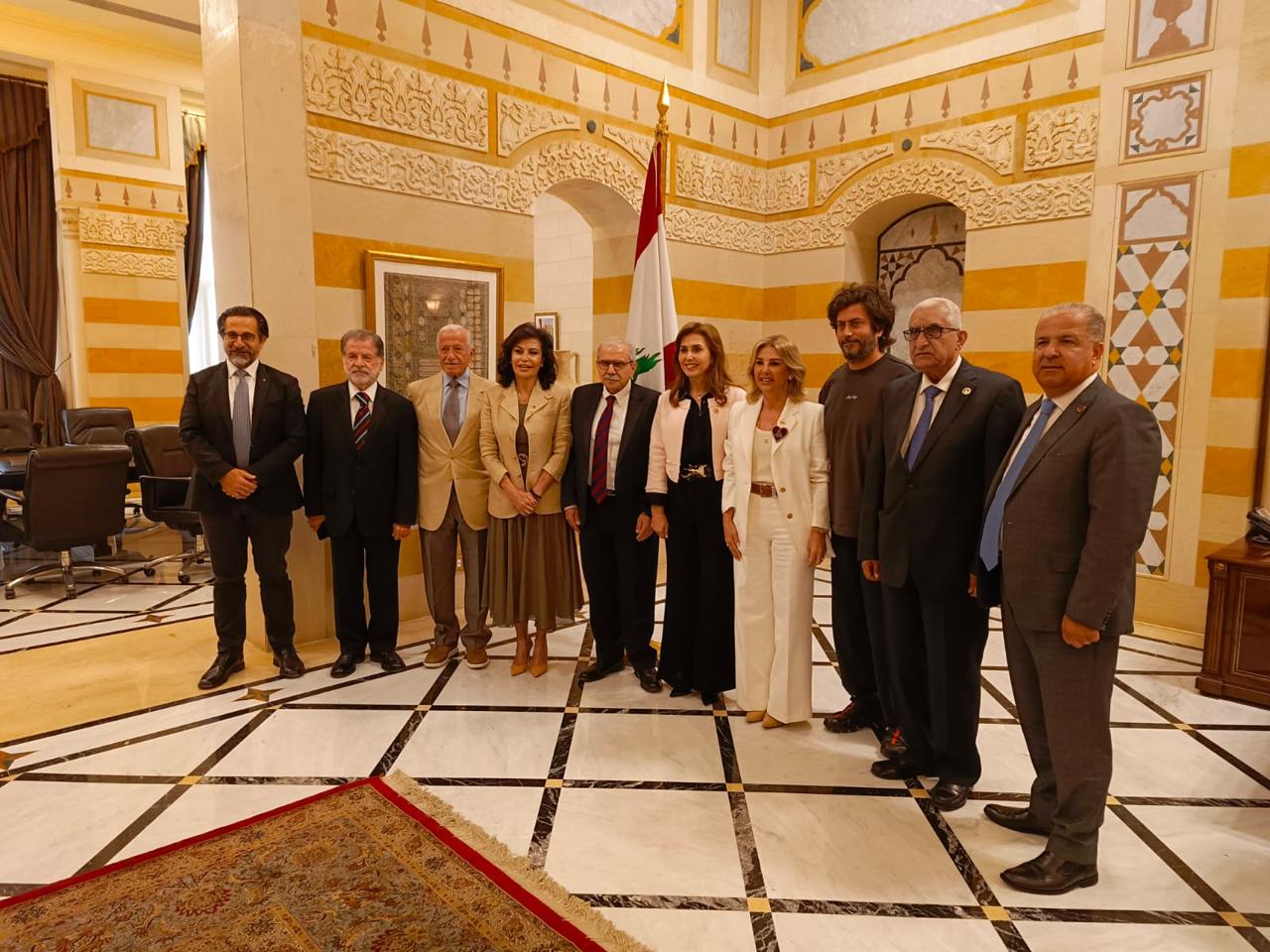 الرئيس نوّاف سلام ينّوه بماراثون بيروت ويتسلّم من الخليل دعوة المشاركة في فعالياته الرئيس نوّاف سلام ينّوه بماراثون بيروت ويتسلّم من الخليل دعوة المشاركة في فعالياته