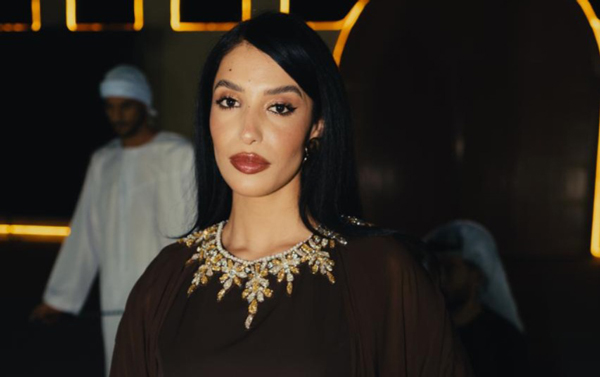 الفنانة المغربية إينيز تُطلق أغنيتها الجديدة “آه من حلاه”: مزيج من التراث والحداثة الموسيقية