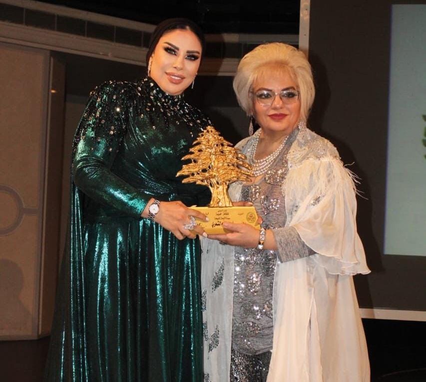 المنتدى الاجتماعي للثقافة العربية يكرم الشيخة ام عبدالله الشمري المنتدى الاجتماعي للثقافة العربية يكرم الشيخة ام عبدالله الشمري