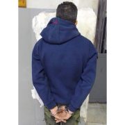 بعد تداول فيديو لشخص يسرق بطاريّة سيّارة في طريق الجديدة، مفرزة استقصاء بيروت توقف المشتبه به في المحلّة ذاتها.