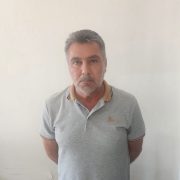 تعميم صورة موقوف بجرائم احتيال وتزويز. هل وقعتم ضحيّة أعماله؟