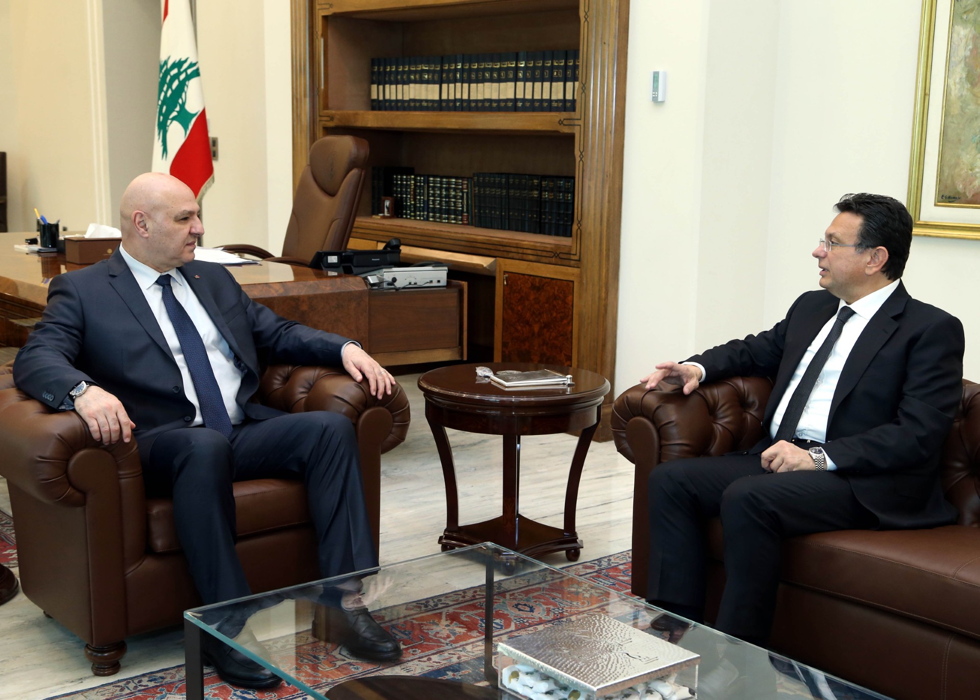 رئيس الجمهورية عرض شؤون الانتخابات البلدية والاختيارية وأوضاع تربوية مع النائبين فريد هيكل الخازن وادغار طرابلسي رئيس الجمهورية عرض شؤون الانتخابات البلدية والاختيارية وأوضاع تربوية مع النائبين فريد هيكل الخازن وادغار طرابلسي