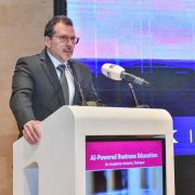 شحادة: نملك استراتيجية واضحة لإدماج التقنيات العميقة والتكنولوجيا الرقمية في مختلف قطاعات الدولة