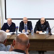 بحضور 18 إتحاداً من أصل 32 أولمبياً  عمومية الأولمبية اللبنانية أقرّت البيانين الإداري والمالي بالإجماع   تجميدعمل مركز التحكيم وتعليق قراراته  جلخ تبلّغ من الأولمبية الدولية والأولمبي الآسيوي محاذير التدخل الحكومي