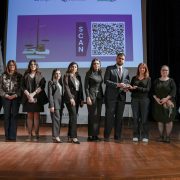 محاكاة للنساء، الأديان، والنساء في جامعة الحكمة
