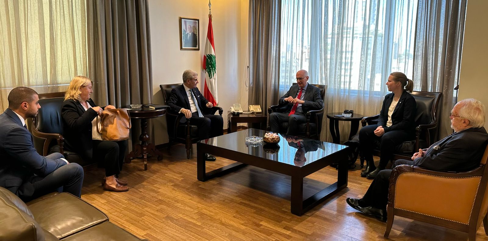 وزير الصناعة يبحث تعزيز التبادل التجاري مع ألمانيا وماليزيا وزير الصناعة يبحث تعزيز التبادل التجاري مع ألمانيا وماليزيا