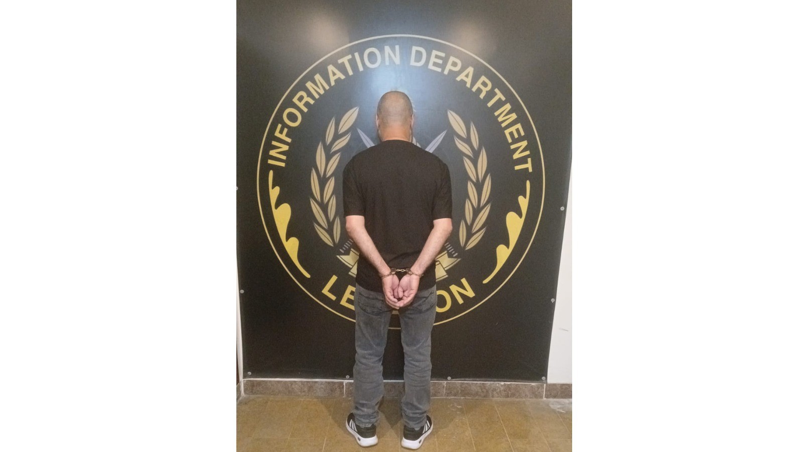 يستهدف بعملياته الإحتيالية سائقي سيارات الأجرة، فوقع في قبضة شعبة المعلومات يستهدف بعملياته الإحتيالية سائقي سيارات الأجرة، فوقع في قبضة شعبة المعلومات