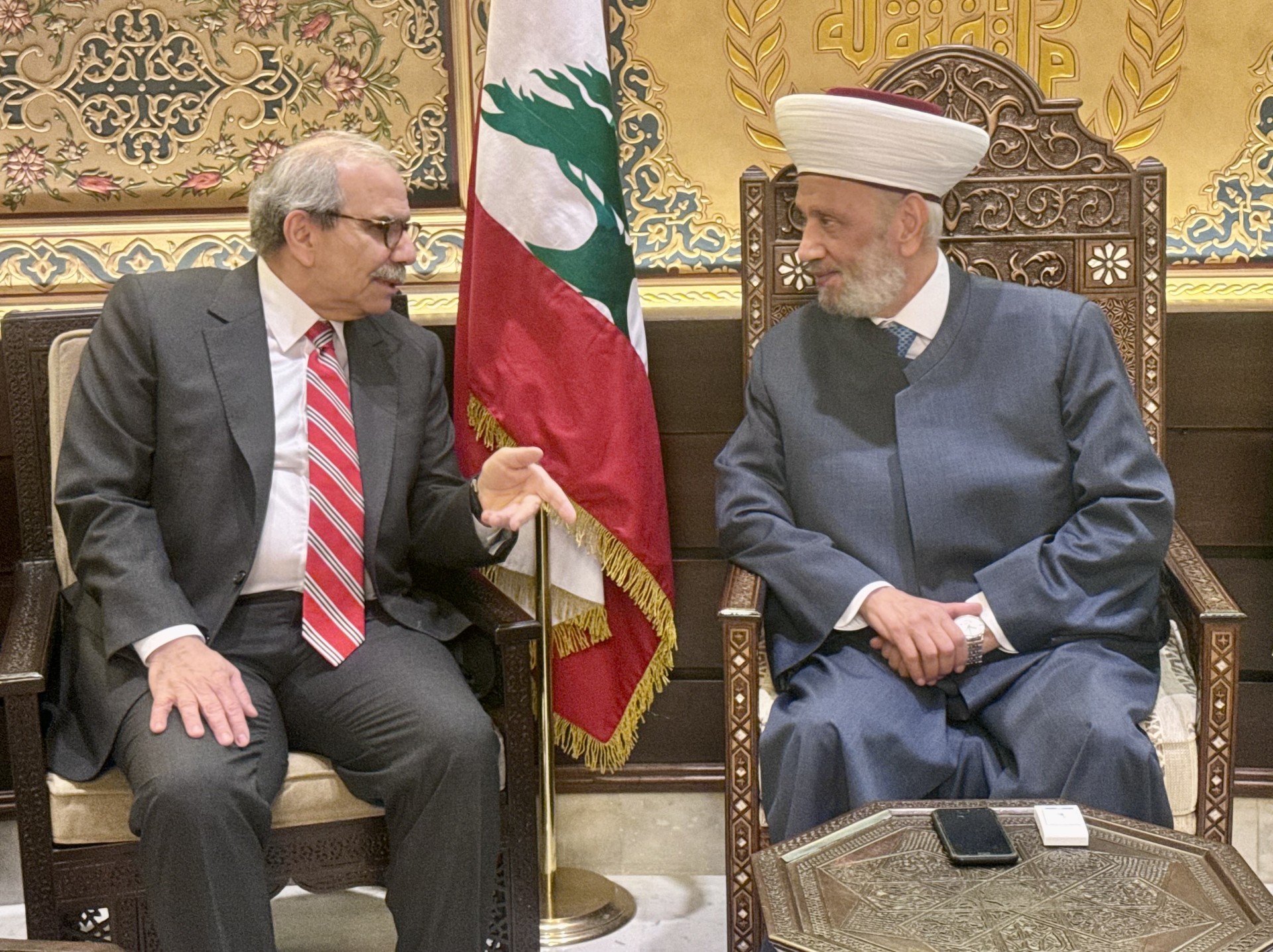 “نواف سلام في دار الفتوى: الإصلاح مستمر… والموقوفون يطرقون باب العدالة!” “نواف سلام في دار الفتوى: الإصلاح مستمر… والموقوفون يطرقون باب العدالة!”