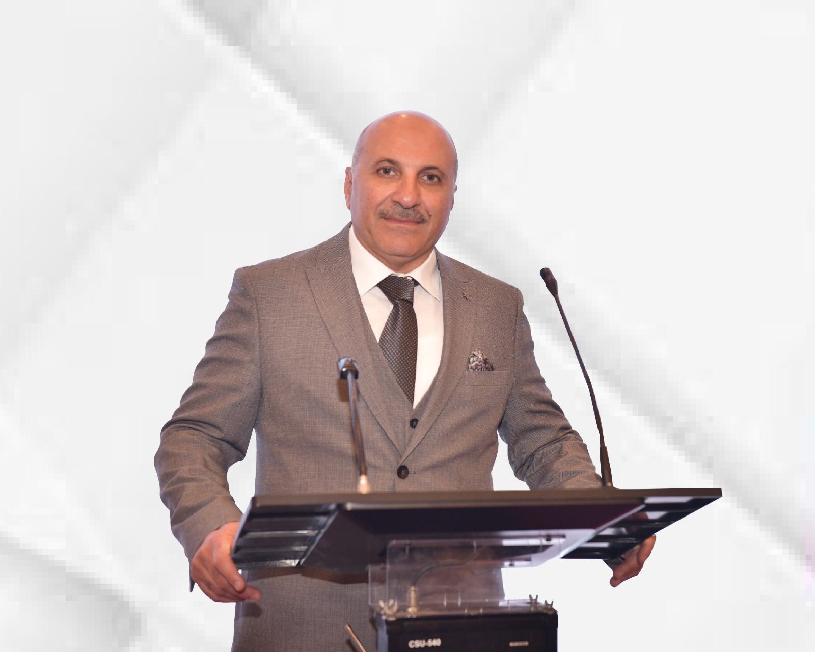 رجل الأعمال السيد نادر عزام يوجه تحية للعمال في عيدهم رجل الأعمال السيد نادر عزام يوجه تحية للعمال في عيدهم