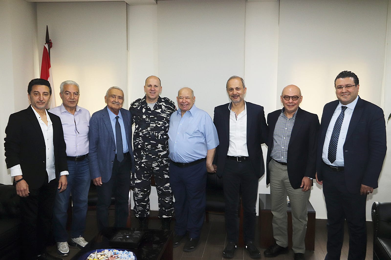 زار وفد من جمعية تجار كورنيش المزرعة برئاسة الحاج عفيف كشلي، صباح اليوم، قائد شرطة بيروت العميد عماد الجمل زار وفد من جمعية تجار كورنيش المزرعة برئاسة الحاج عفيف كشلي، صباح اليوم، قائد شرطة بيروت العميد عماد الجمل