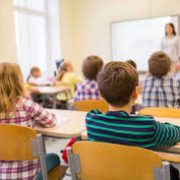 المدارس الكاثوليكية على المحك: هل تُسرق حقوق المعلّمين ببركة الكهنوت؟