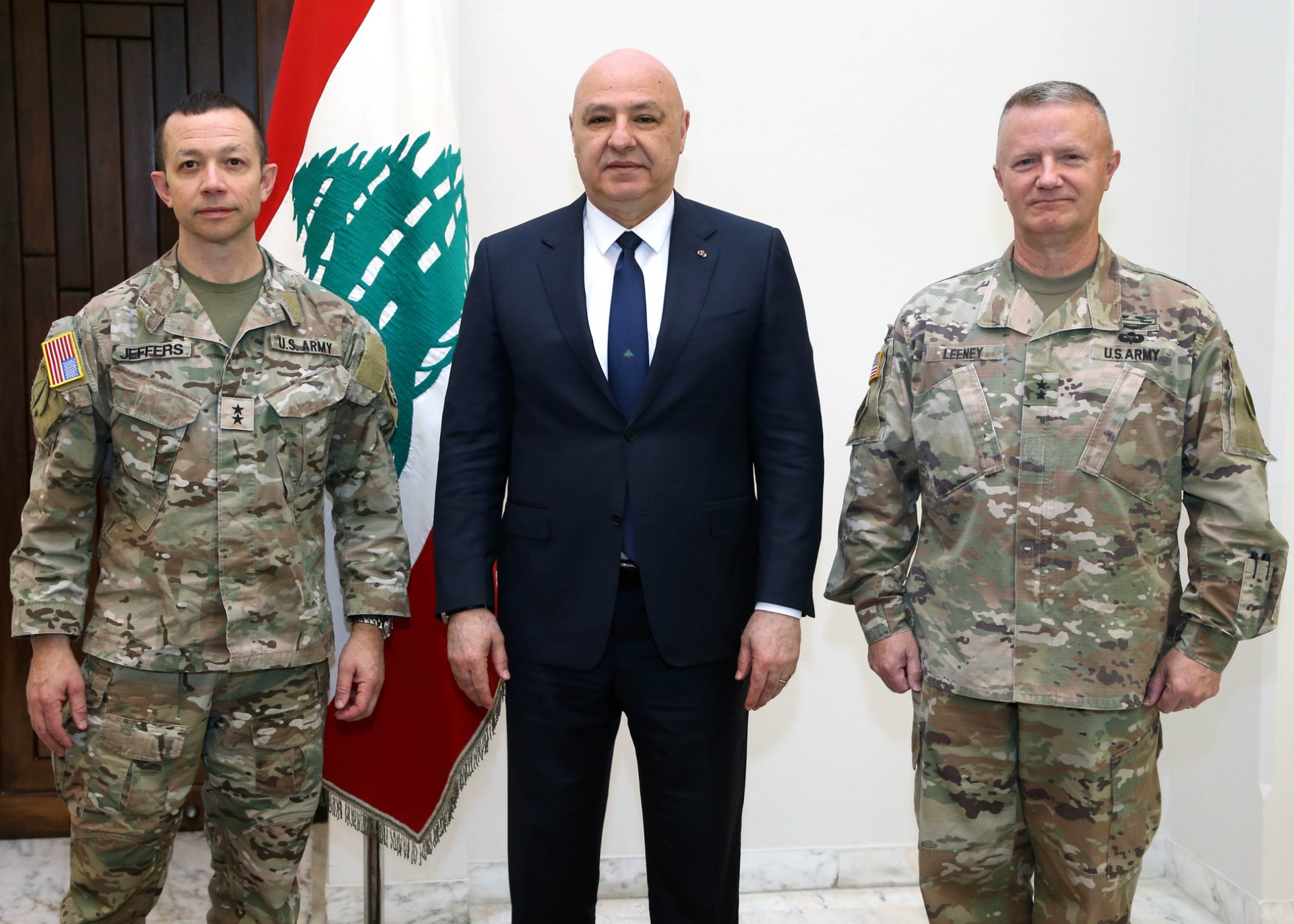 انضمام الجنرال مايكل ليني إلى لجنة تنفيذ وقف الأعمال العدائية كقائد عسكري رفيع بدوام كامل في بيروت انضمام الجنرال مايكل ليني إلى لجنة تنفيذ وقف الأعمال العدائية كقائد عسكري رفيع بدوام كامل في بيروت
