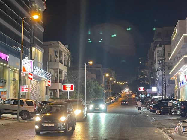 إضاءة شارع مرعي أبو مرعي الرئيسي في الهلالية: انطلاقة عملية لتحسين البنية التحتية