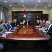 الرئيس عون ترأس اجتماعا ضم وزراء الدفاع والداخلية والأشغال وقادة الاجهزة الامنية لمتابعة التطورات نتيجة المواجهات الإيرانية الاسرائيلية