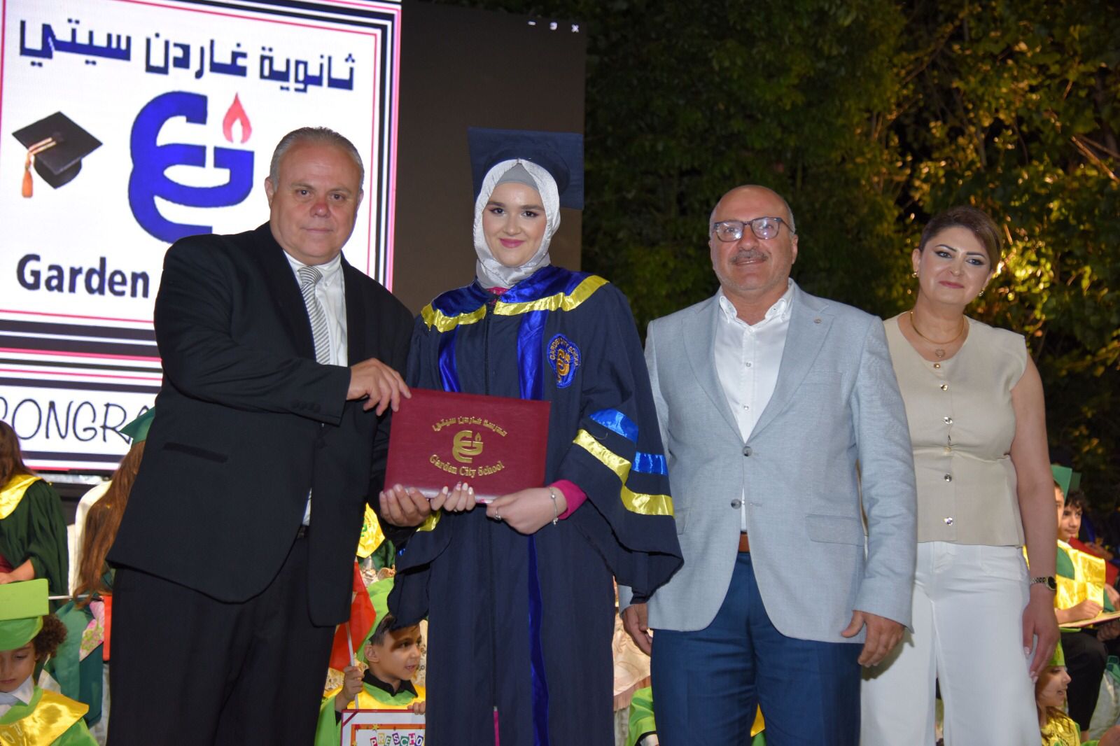 السفير التونسي يشيد بعمق العلاقات اللبنانية – التونسية خلال حفل تخرّج مدرسة الغاردن سيتي السفير التونسي يشيد بعمق العلاقات اللبنانية – التونسية خلال حفل تخرّج مدرسة الغاردن سيتي