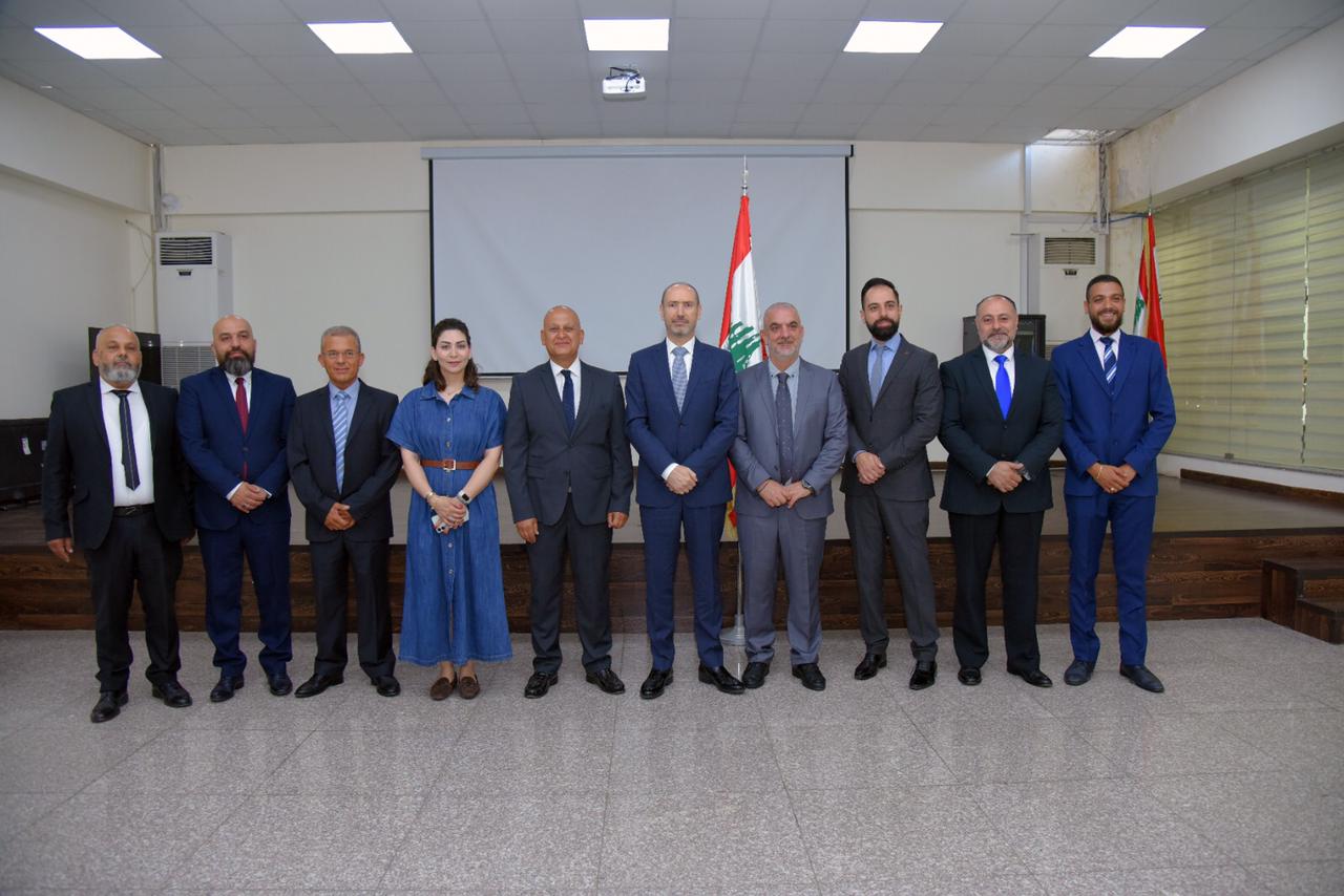 انتخاب ميشال إلياس أبو زيد رئيساً لبلدية الهلالية وبشير روكز نائباً له بالتزكية بإشراف محافظ الجنوب منصور ضو انتخاب ميشال إلياس أبو زيد رئيساً لبلدية الهلالية وبشير روكز نائباً له بالتزكية بإشراف محافظ الجنوب منصور ضو