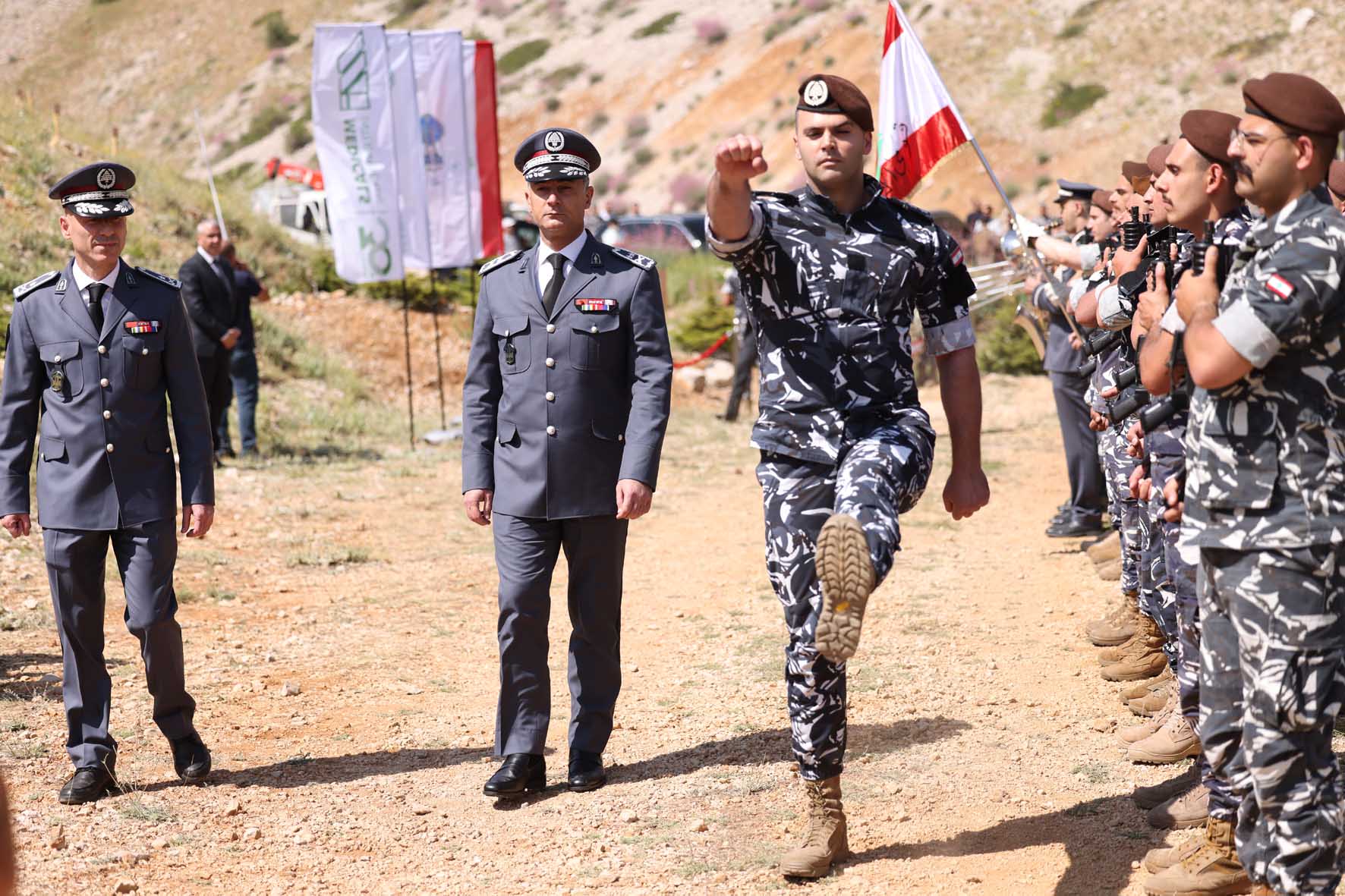 قوى الأمن أحيت عيدها الرابع والستّين بعد المائة بافتتاح “غابة شهداء قوى الأمن الدّاخلي” في محميّة أرز الشّوف. قوى الأمن أحيت عيدها الرابع والستّين بعد المائة بافتتاح “غابة شهداء قوى الأمن الدّاخلي” في محميّة أرز الشّوف.